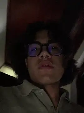 Snapshot of shadowsofgarden chatting on February 20, 2:46 pm shadowsofgarden online show from February 20, 2:46 pm