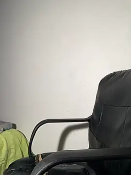 Snapshot of shadowsofgarden chatting on February 18, 6:04 am shadowsofgarden online show from February 18, 6:04 am