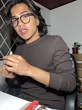 Snapshot of shadowsofgarden chatting on February 27, 4:02 am shadowsofgarden online show from February 27, 4:02 am