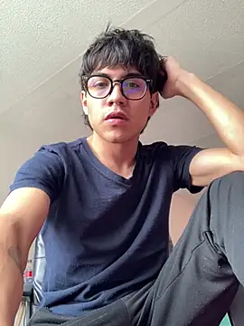 Snapshot of shadowsofgarden chatting on March 15, 6:32 pm shadowsofgarden online show from March 15, 6:32 pm