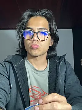 Snapshot of shadowsofgarden chatting on February 22, 5:23 am shadowsofgarden online show from February 22, 5:23 am