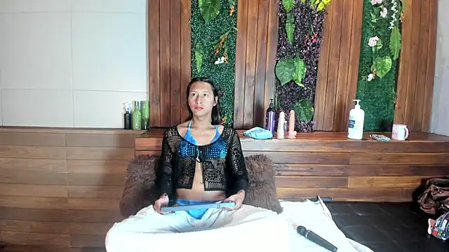 Snapshot of Georgina_Palacios_ chatting on December 14, 3:35 am Georgina Palacios online show from December 14, 3:35 am