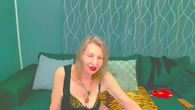 adeleadison online show from April 4, 5:25 am