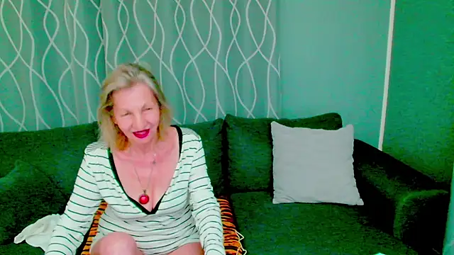 Snapshot of adeleadison chatting on September 11, 2:44 am adeleadison online show from September 11, 2:44 am