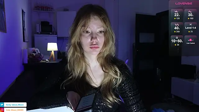 Snapshot of Sakura_Moore chatting on March 3, 8:19 am Sakura Moore online show from March 3, 8:19 am