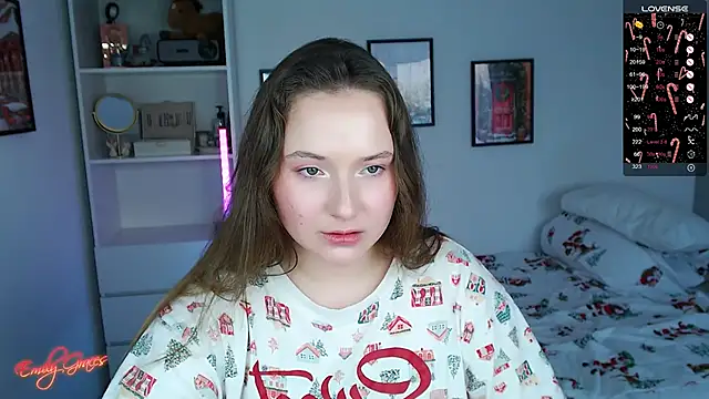 EmilyxxGraces online show from December 14, 8:09 am