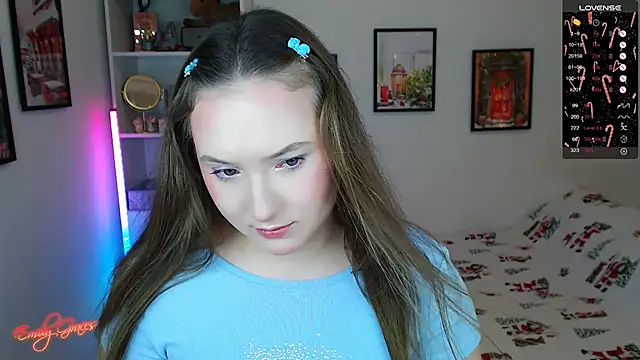 EmilyxxGraces online show from December 19, 8:44 pm