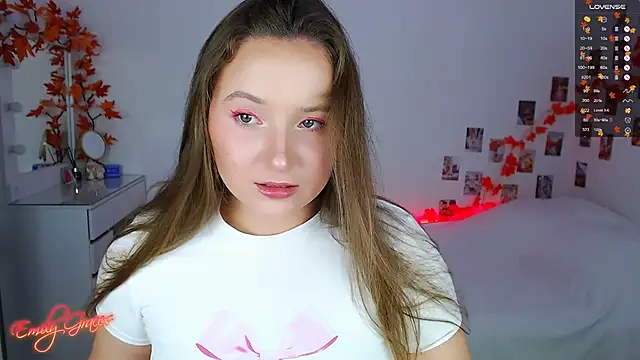 Snapshot of EmilyxxGraces chatting on September 22, 7:20 pm EmilyxxGraces online show from September 22, 7:20 pm