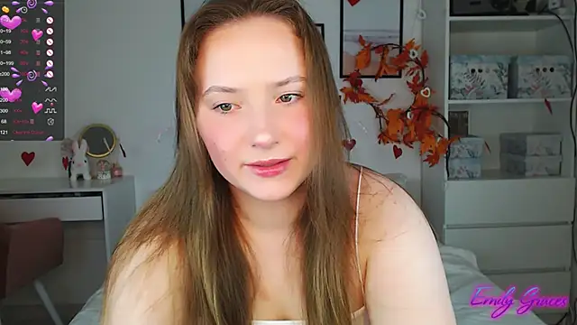 Snapshot of EmilyxxGraces chatting on March 4, 10:27 pm EmilyxxGraces online show from March 4, 10:27 pm