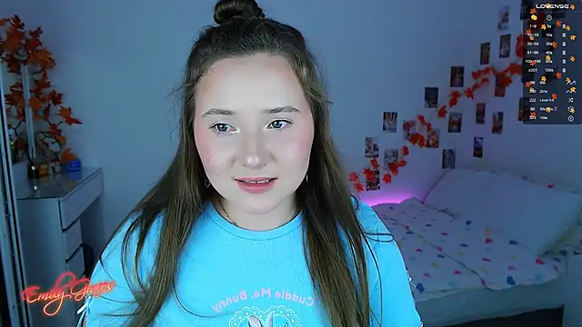 Snapshot of EmilyxxGraces chatting on October 10, 8:31 pm EmilyxxGraces online show from October 10, 8:31 pm