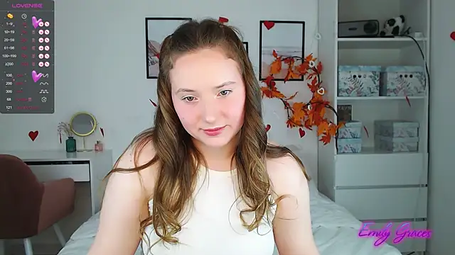 Snapshot of EmilyxxGraces chatting on March 3, 9:15 pm EmilyxxGraces online show from March 3, 9:15 pm