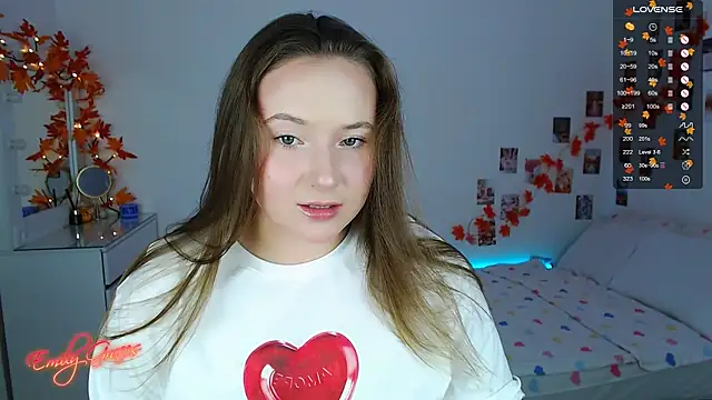 Snapshot of EmilyxxGraces chatting on October 12, 10:22 pm EmilyxxGraces online show from October 12, 10:22 pm