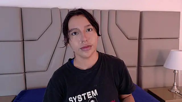 ParanoidTemptaion  online show from May 27, 11:39 am