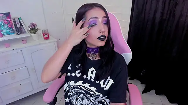 Snapshot of Nyx_Blackmoon chatting on October 6, 1:34 pm Nyx Blackmoon online show from October 6, 1:34 pm