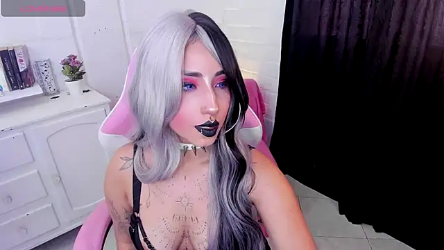 Snapshot of Nyx_Blackmoon chatting on October 11, 4:08 pm Nyx Blackmoon online show from October 11, 4:08 pm