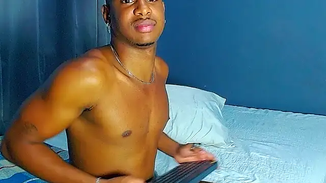 Snapshot of JackBlackone chatting on September 27, 3:23 am JackBlackone online show from September 27, 3:23 am