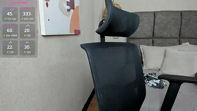 Snapshot of elizabeth_20 chatting on October 1, 7:07 pm elizabeth 20 online show from October 1, 7:07 pm