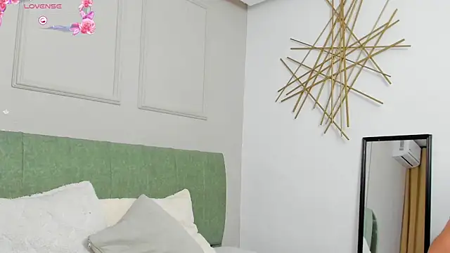 Snapshot of elizabeth_20 chatting on October 30, 7:11 pm elizabeth 20 online show from October 30, 7:11 pm