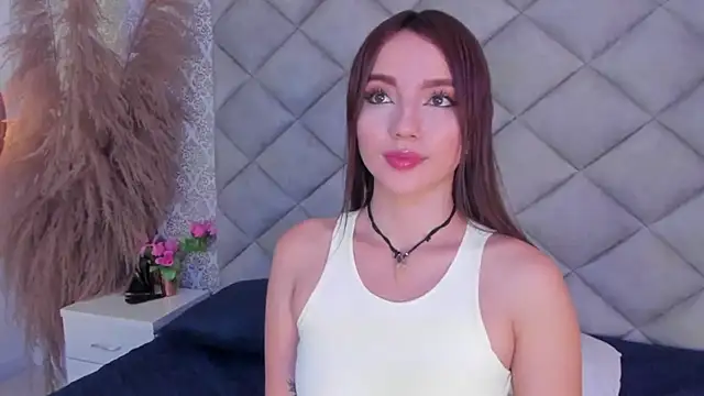 Snapshot of IvvyFox chatting on February 10, 12:29 pm IvvyFox online show from February 10, 12:29 pm