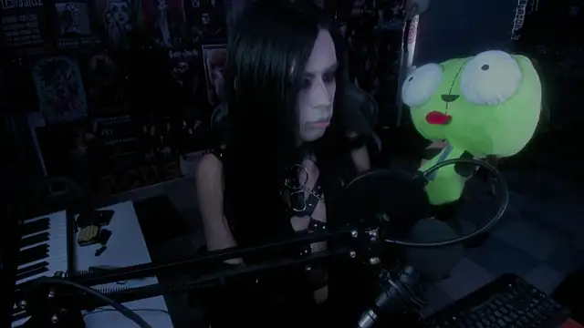 Snapshot of rotten_dreams chatting on February 19, 4:44 pm rotten dreams online show from February 19, 4:44 pm
