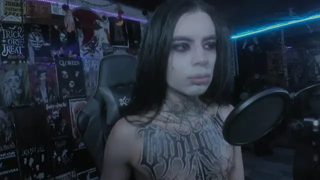 Snapshot of rotten_dreams chatting on March 9, 9:57 pm rotten dreams online show from March 9, 9:57 pm