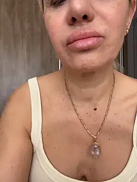 DeboraXporn online show from April 24, 7:21 am