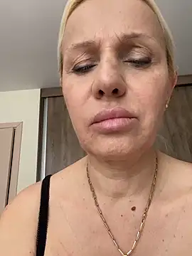 DeboraXporn online show from May 10, 6:28 am