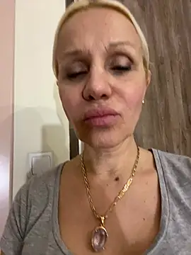 DeboraXporn online show from April 30, 7:10 pm