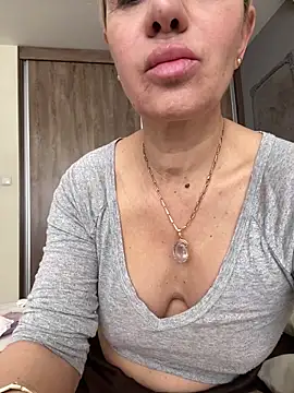 DeboraXporn online show from April 23, 7:04 am