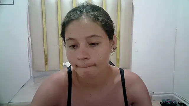 Snapshot of flakita_sexyhot chatting on October 18, 9:44 am flakita sexyhot online show from October 18, 9:44 am