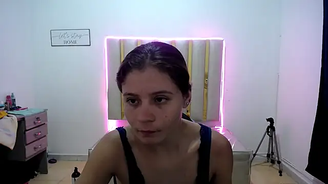 Snapshot of flakita_sexyhot chatting on September 23, 10:00 am flakita sexyhot online show from September 23, 10:00 am