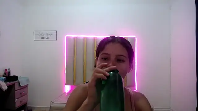 Snapshot of flakita_sexyhot chatting on September 24, 10:11 am flakita sexyhot online show from September 24, 10:11 am