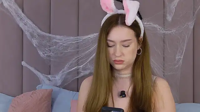 Jackie White  online show from October 27, 3:18 am