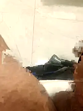 Snapshot of karikoca0635 chatting on May 8, 6:45 pm karikoca0635 online show from May 8, 6:45 pm