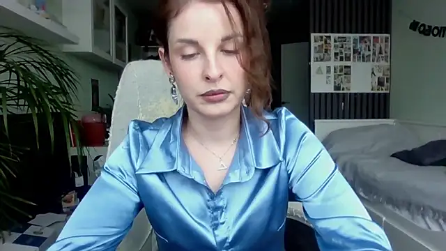 MollyBer online show from April 15, 11:38 am