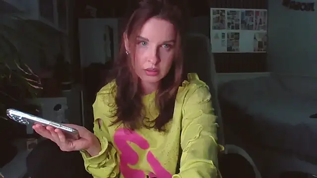 MollyBer online show from April 18, 7:07 pm