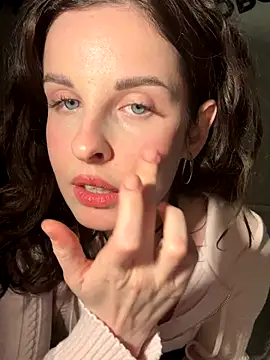 MollyBer online show from October 31, 7:32 pm