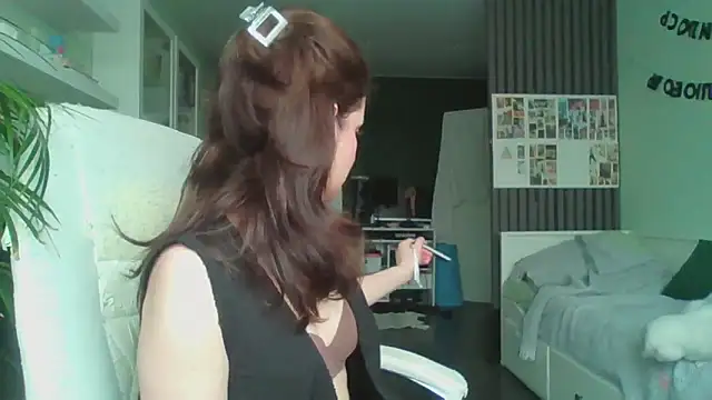 MollyBer online show from March 26, 10:35 am