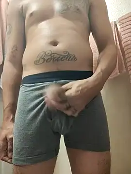 Rican8inches online show from February 8, 11:55 pm