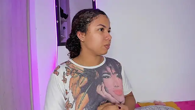 Snapshot of MELINAMARTINS chatting on May 8, 10:46 pm MELINAMARTINS online show from May 8, 10:46 pm