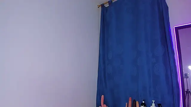 MELINAMARTINS online show from February 7, 9:56 pm