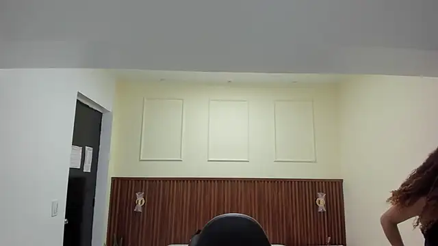 MELINAMARTINS online show from September 15, 7:36 pm