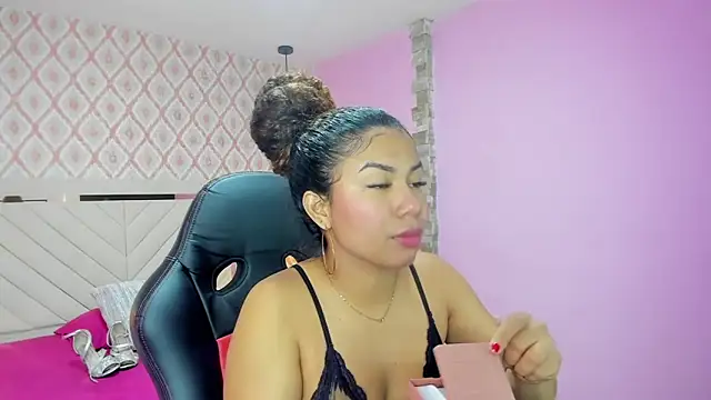 MELINAMARTINS online show from October 30, 7:33 pm