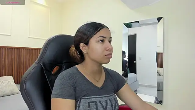 MELINAMARTINS online show from January 11, 7:21 pm