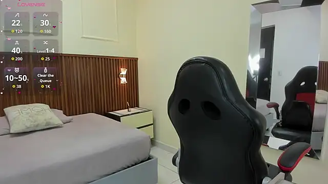 MELINAMARTINS online show from September 25, 7:42 pm