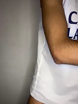 Snapshot of Hamza-Maroki chatting on November 11, 11:38 am Hamza-Maroki online show from November 11, 11:38 am