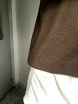 Snapshot of Hamza-Maroki chatting on December 1, 9:37 pm Hamza-Maroki online show from December 1, 9:37 pm