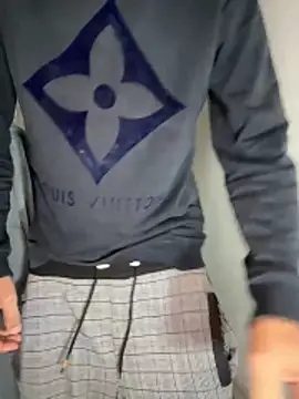 Snapshot of Hamza-Maroki chatting on December 14, 2:33 pm Hamza-Maroki online show from December 14, 2:33 pm