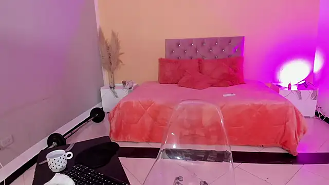 cristal crossfitx online show from November 26, 10:15 am