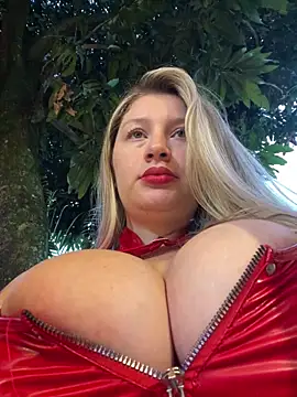 Snapshot of aurora_coldd chatting on December 3, 10:42 pm aurora coldd online show from December 3, 10:42 pm